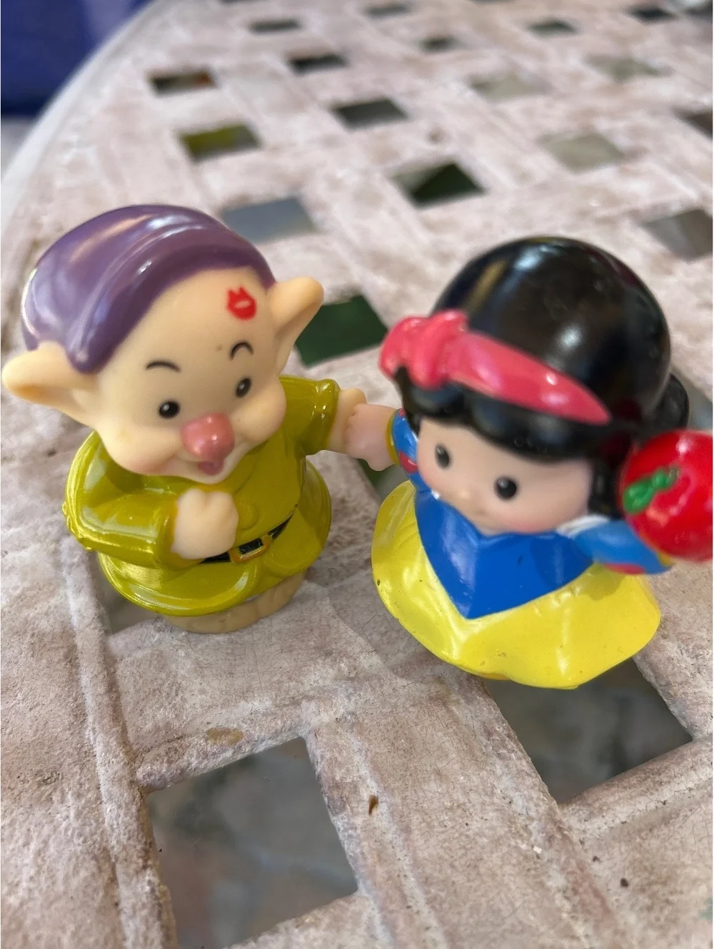 Snow White and Dopey fisher-Price little people